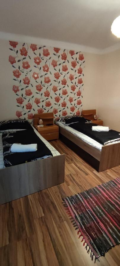 Orsi Apartman / Vendeghaz Kecskemét Extérieur photo