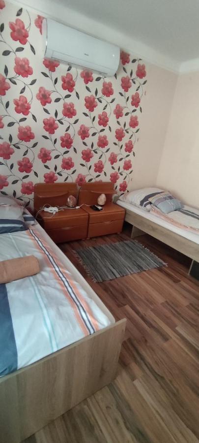 Orsi Apartman / Vendeghaz Kecskemét Extérieur photo