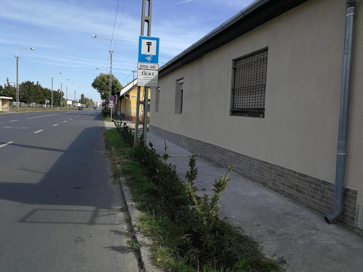 Orsi Apartman / Vendeghaz Kecskemét Extérieur photo